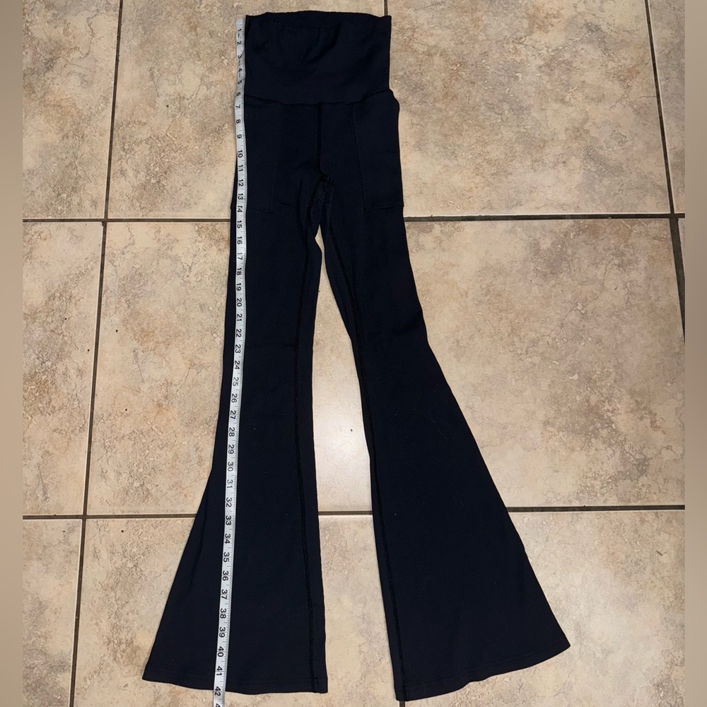 Offline Ribbed Flare Leggings